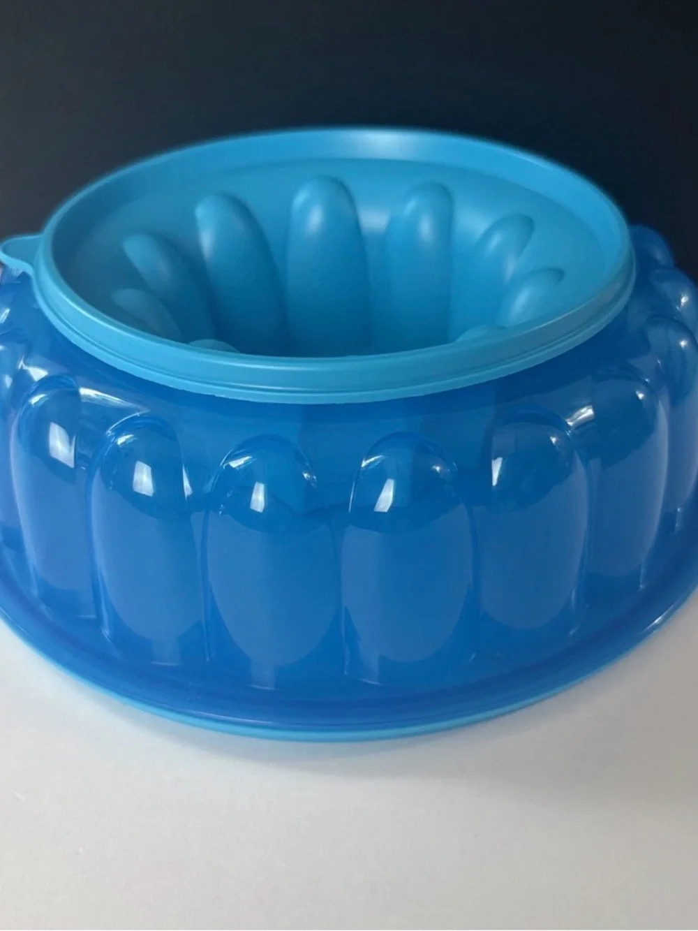 Tupperware Jel Ring Mold 1.5 L/ 6 Cups Shades Of Blue Jello Mold New Blue